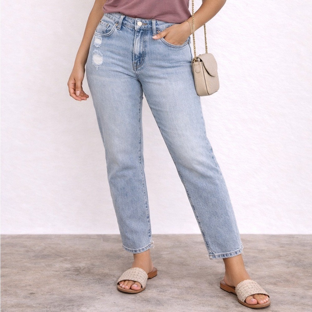 Kittenish High Waisted Distressed Straight Leg Jeans Light Wash Size 28